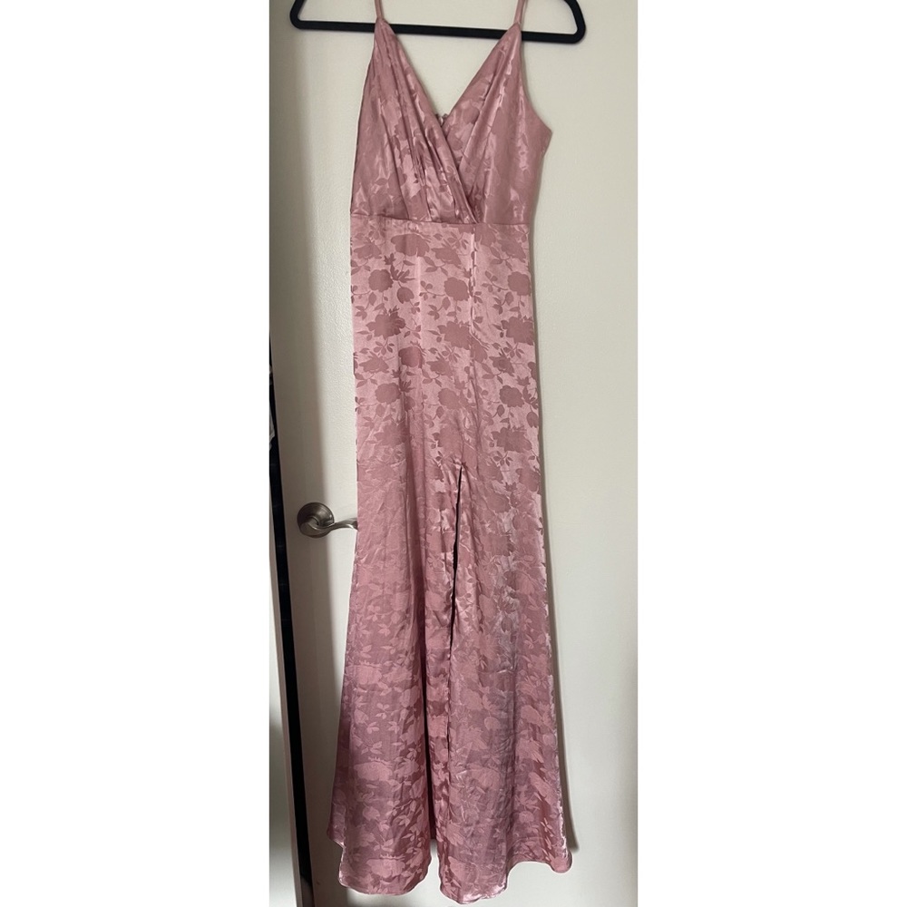 Lulu’s Dusty Rose Satin Jacquard Maxi Dress